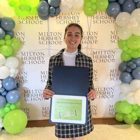 MHS senior Faith Flores receives the Brown-Oliver Enterprising Student Scholarship
